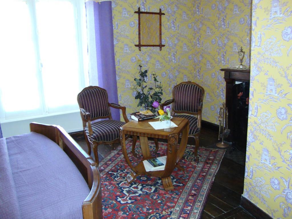 Bed and Breakfast Domaine De La Dame De Lauriere Solignac Pokoj fotografie