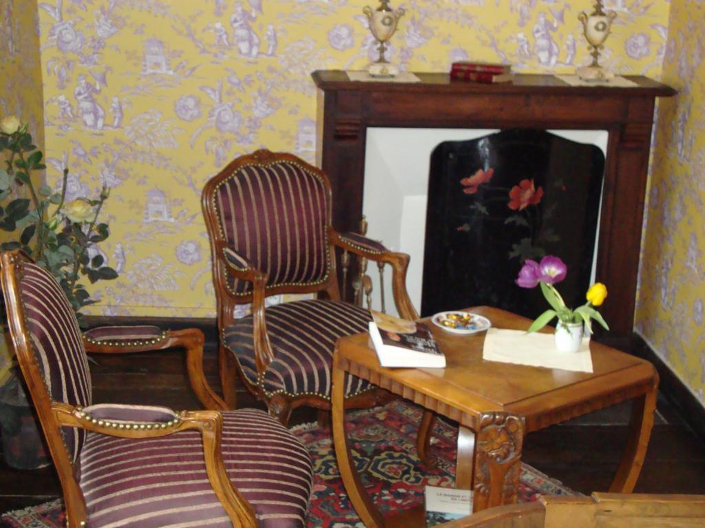 Bed and Breakfast Domaine De La Dame De Lauriere Solignac Pokoj fotografie