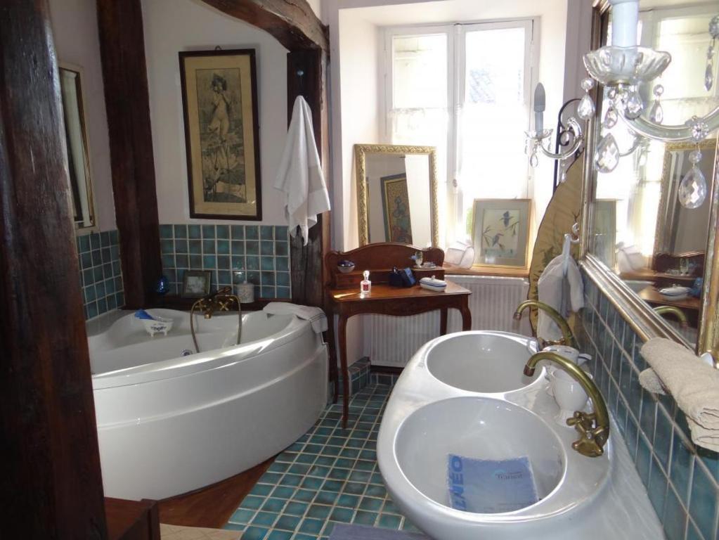 Bed and Breakfast Domaine De La Dame De Lauriere Solignac Pokoj fotografie